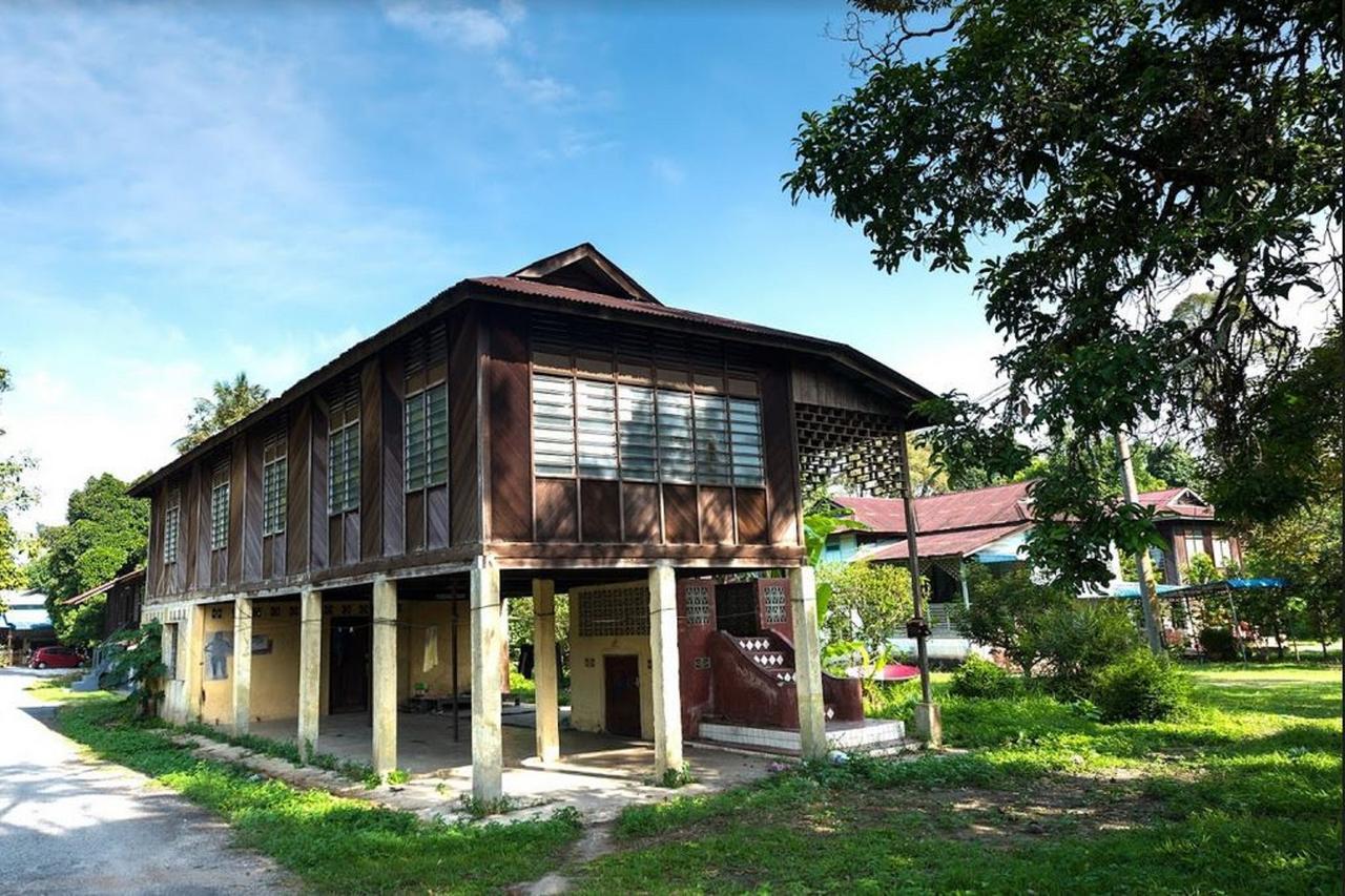 Lanai Casuarina Cempaka Sari 호텔 Parit 외부 사진